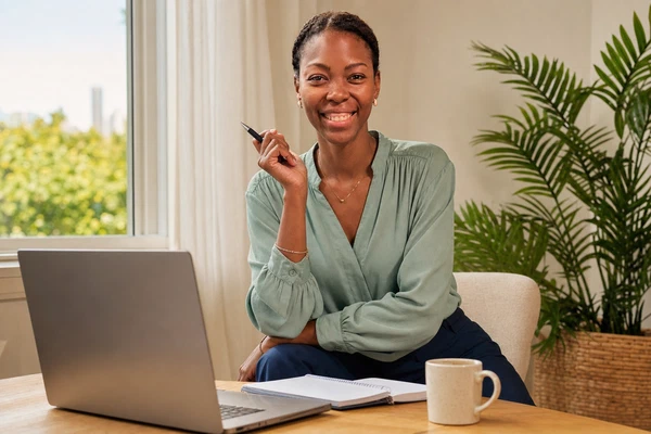Barbara Sharon pronta para dar uma aula de português online