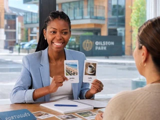 Aprende portugués brasileño en Gilston | Clases particulares y grupales en línea con Barbara Sharon